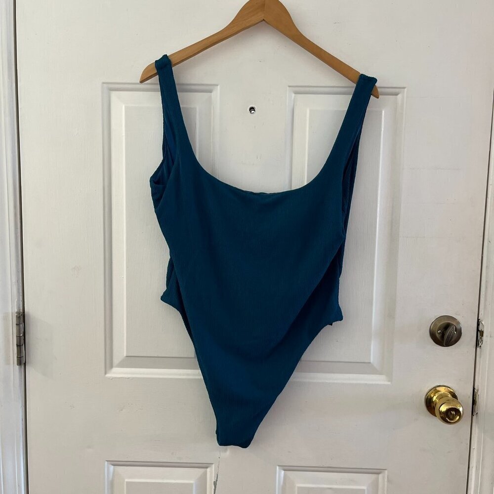 Vitamin A Woman's Plus-Size Blue One-Piece Swim Suit Sz XXL